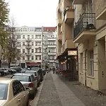 Bright & Lovely Centre Apartment