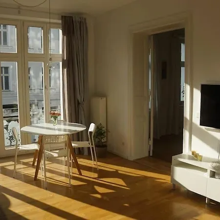 Bright & Lovely Centre Berlin