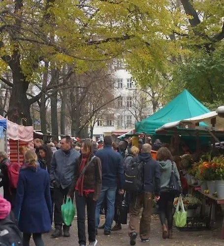 Bright & Lovely Centre *