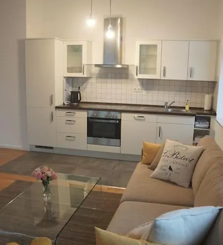 Bright & Lovely Centre Apartment *