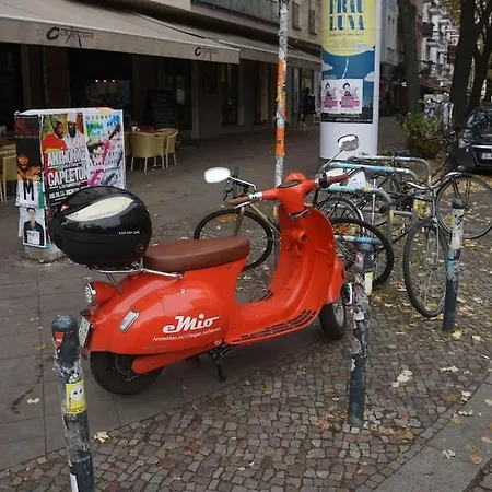 Bright & Lovely Centre * ベルリン