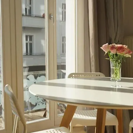Bright & Lovely Centre * Berlim