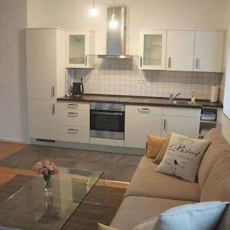 Bright & Lovely Centre Apartment *