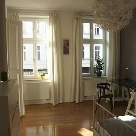 Bright & Lovely Centre * Berlim