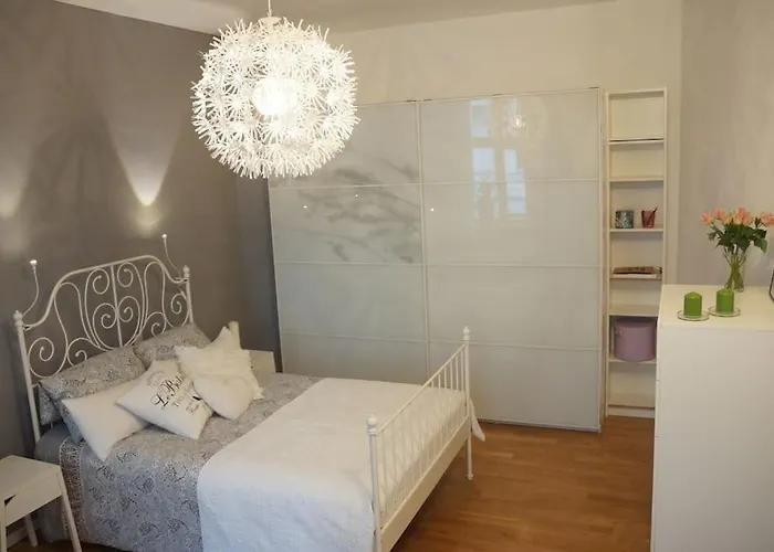 Bright & Lovely Centre ベルリン